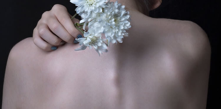腰痛と花
